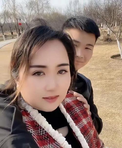 男子婚礼后发现女友50岁,男子婚礼后发现女友50岁了